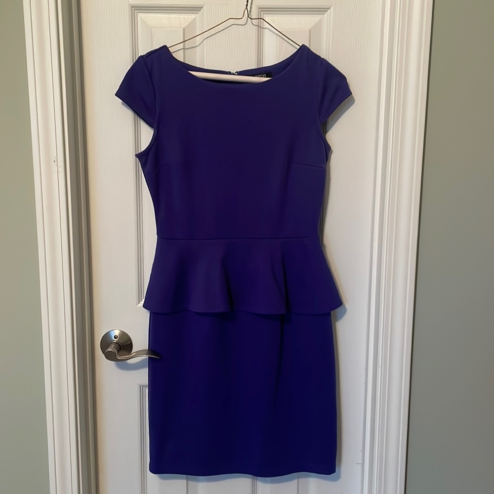Apt. 9 Ruffle waist stress